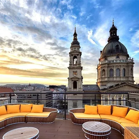 2 Rooms Between Of Chain Bridge, Cathedral, Parlament,Castle Area Apartment