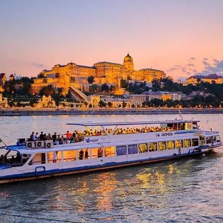 Apartment 2 Rooms Between Of Chain Bridge, Cathedral, Parlament,Castle Area *