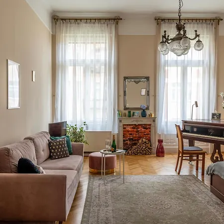 2 Rooms Between Of Chain Bridge, Cathedral, Parlament,Castle Area
