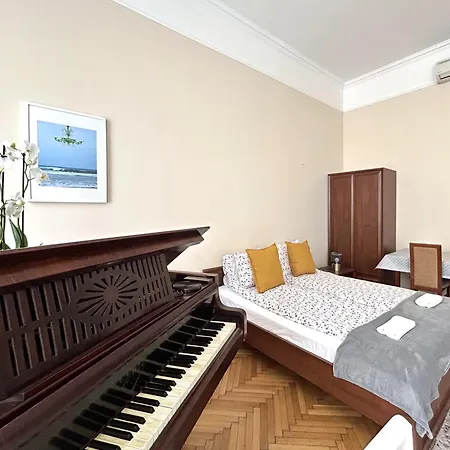 2 Rooms Between Of Chain Bridge, Cathedral, Parlament,Castle Area