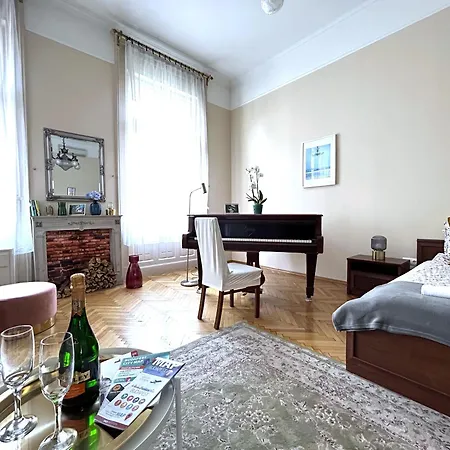 2 Rooms Between Of Chain Bridge, Cathedral, Parlament,Castle Area