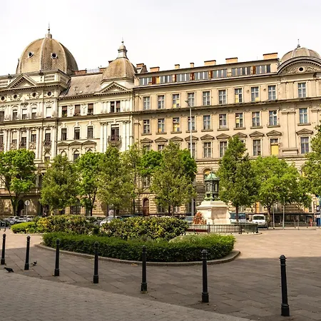 2 Rooms Between Of Chain Bridge, Cathedral, Parlament,Castle Area