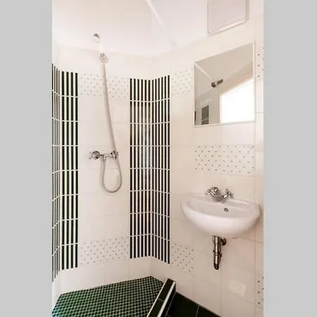 2 Rooms Between Of Chain Bridge, Cathedral, Parlament,Castle Area Apartment