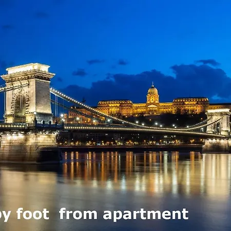 Apartment 2 Between Of Chain Bridge, Cathedral, Parlament,castle Area