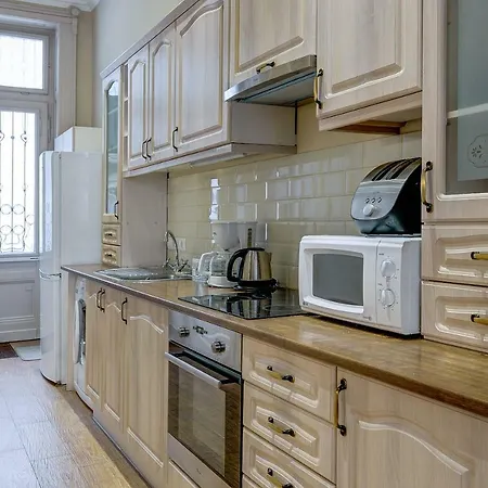 2 Rooms Between Of Chain Bridge, Cathedral, Parlament,Castle Area