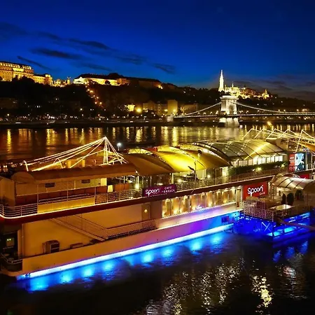 2 Rooms Between Of Chain Bridge, Cathedral, Parlament,Castle Area