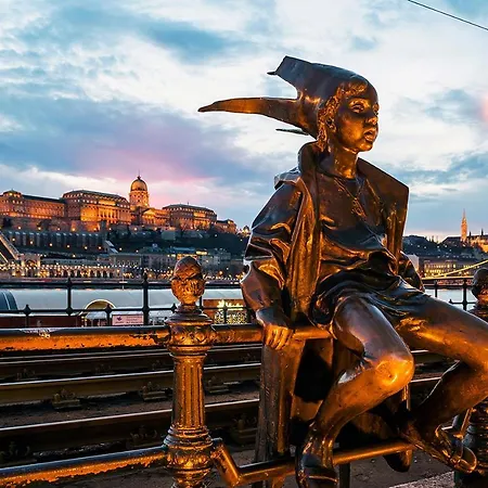 Apartament 2 Rooms Between Of Chain Bridge, Cathedral, Parlament,Castle Area Budapesta