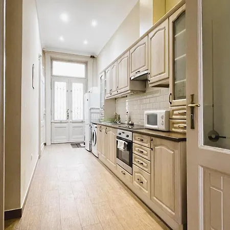 2 Between Of Chain Bridge, Cathedral, Parlament,castle Area Apartament Budapeszt