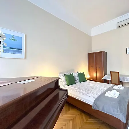 Apartament 2 Between Of Chain Bridge, Cathedral, Parlament,castle Area Budapeszt