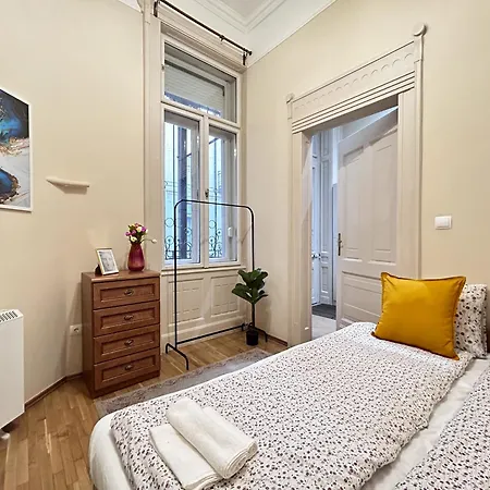 2 Rooms Between Of Chain Bridge, Cathedral, Parlament,Castle Area