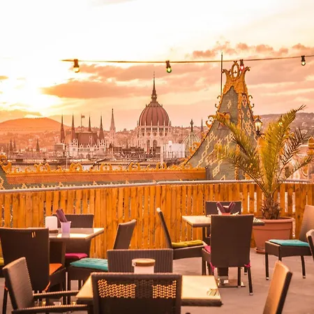 Apartament 2 Between Of Chain Bridge, Cathedral, Parlament,castle Area *