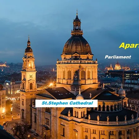 2 Between Of Chain Bridge, Cathedral, Parlament,castle Area Budapeszt