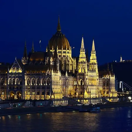 2 Between Of Chain Bridge, Cathedral, Parlament,castle Area Apartament Budapeszt