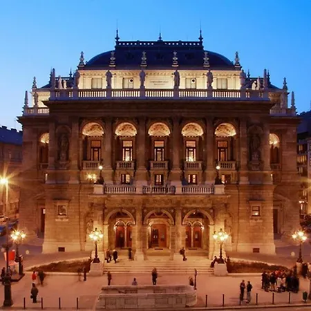 Apartament 2 Between Of Chain Bridge, Cathedral, Parlament,castle Area Budapeszt