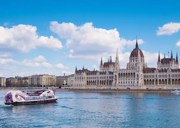 2 Between Of Chain Bridge, Cathedral, Parlament,castle Area Apartament *