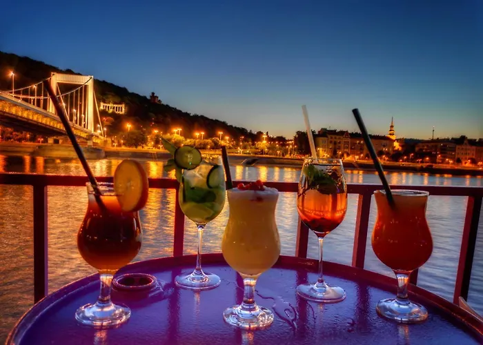 2 Between Of Chain Bridge, Cathedral, Parlament,castle Area Apartament *