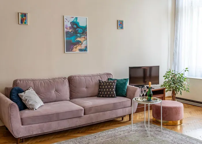 Apartament 2 Between Of Chain Bridge, Cathedral, Parlament,castle Area