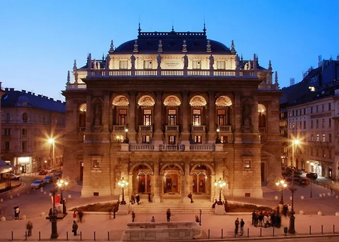 Apartament 2 Between Of Chain Bridge, Cathedral, Parlament,castle Area Budapesta
