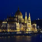 2 Between Of Chain Bridge, Cathedral, Parlament,castle Area Apartman Budapest