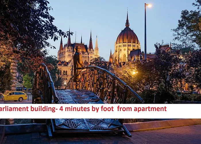 2 Between Of Chain Bridge, Cathedral, Parlament,castle Area Apartment