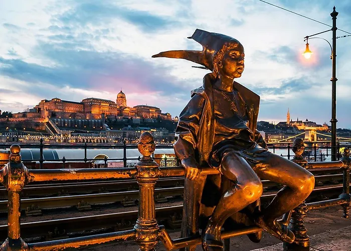 Apartment 2 Between Of Chain Bridge, Cathedral, Parlament,castle Area Budapest