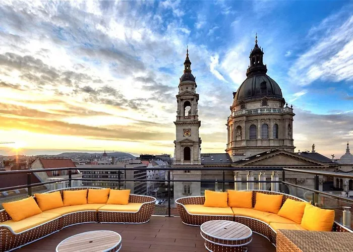 2 Between Of Chain Bridge, Cathedral, Parlament,castle Area Apartment