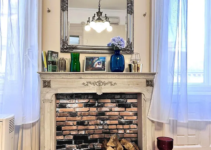 Apartment 2 Between Of Chain Bridge, Cathedral, Parlament,castle Area *