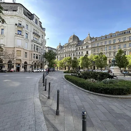 2 Between Of Chain Bridge, Cathedral, Parlament,castle Area Appartement *